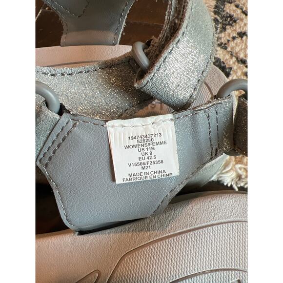 Lands End womens 11 walking sandals strappy silver - Picture 4 of 4